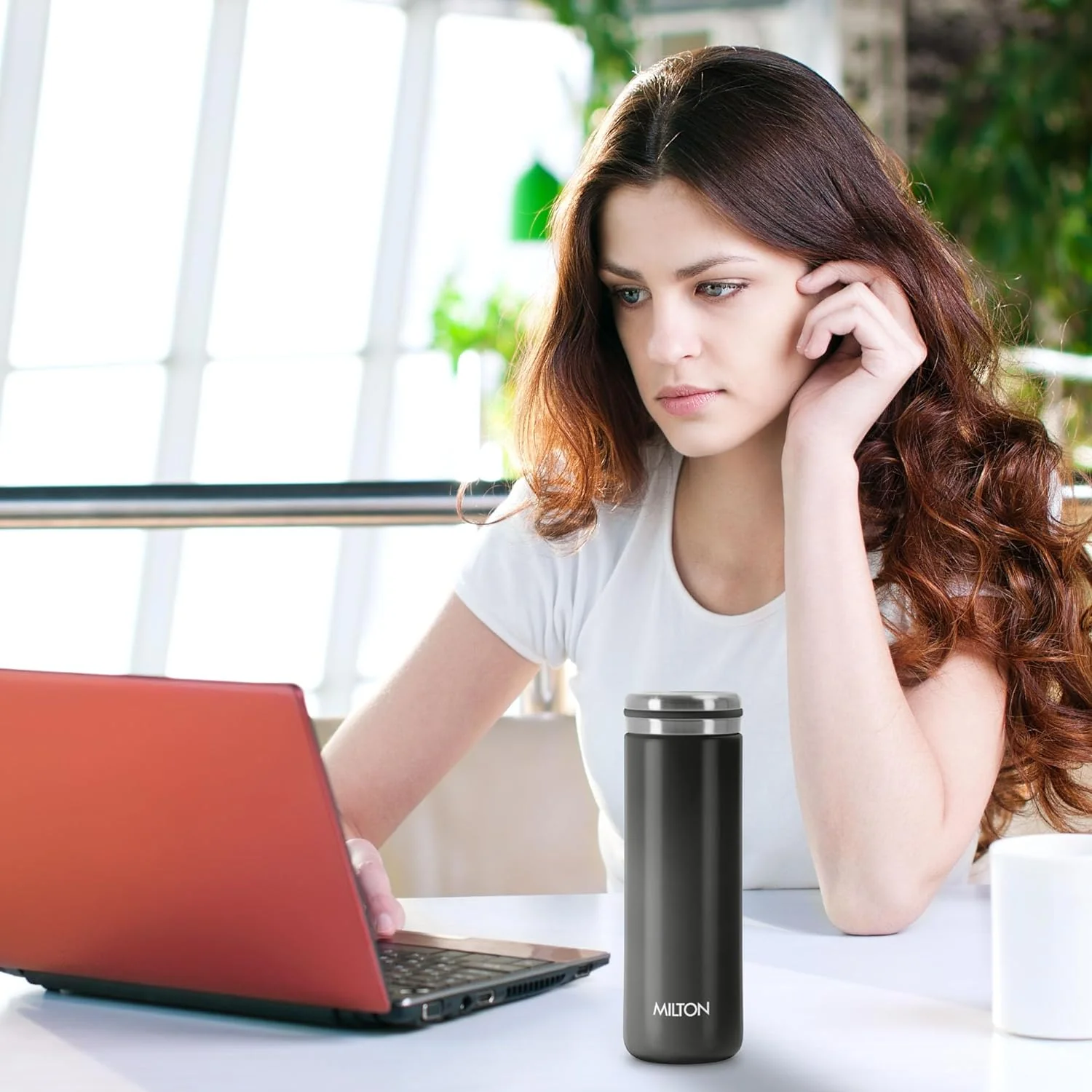 Shiny Hot and Cold Thermosteel Bottle - Image 3